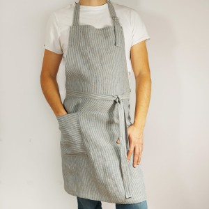 Fartuch lniany w niebieskie paski