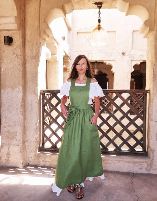 Linen Laurel Apron 01.jpg
