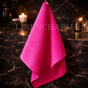 LC Fuchsia Bath Towel LinenCharm 01.jpg