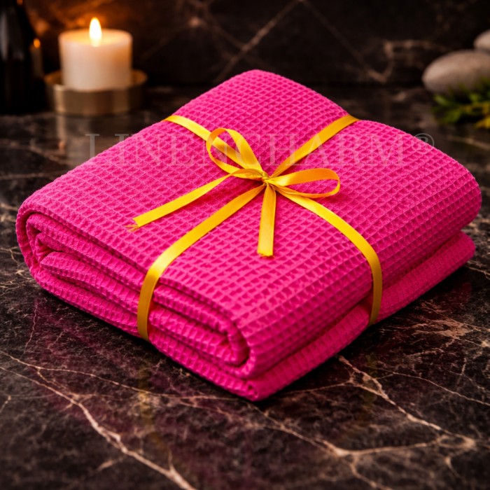 LC Fuchsia Bath Towel LinenCharm 02.jpg