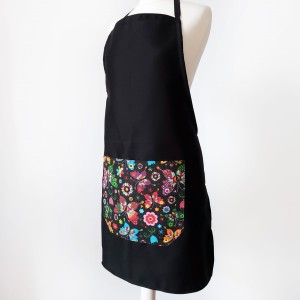 Fartuch czarny bawełniany z kieszonką motylki LINENCHARM