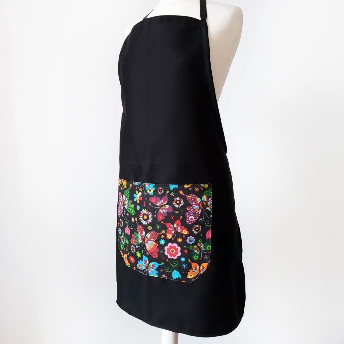 Fartuch czarny bawełniany z kieszonką motylki LINENCHARM