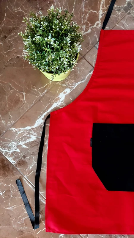 Czerwony fartuch bawełniany  LINENCHARM